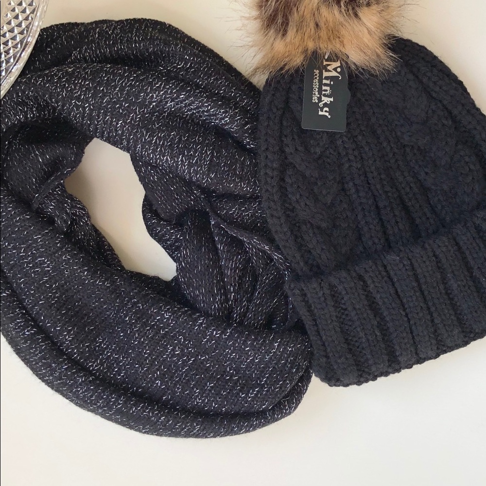 Winter❄️pompon beanie hat & infinity scarf bundle